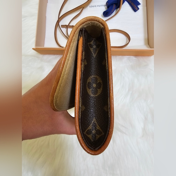 ๐HOST PICK๐ Louis Vuitton LV Shoulder Bag Pochette Twin GM Brown Monogram - Picture 7 of 17